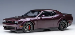 2022 Dodge Challenger R/T Scat Pack Widebody Hellraisin im Maßstab 1:18 - Bild 1 von 8