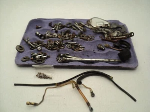 Suzuki TC125 TC 125 #B255 Nuts, Bolts & Miscellaneous Hardware - Foto 1 di 4