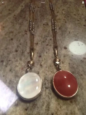 Collar reversible madreperla imitación piedra cuentas dos tonos marca Lucky Foto 1 de 4