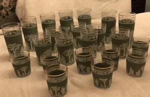 21 teiliges Set Vintage Wedgwood Jeanette Hellenic Green Jasperware Gläser 3 Größen - Bild 1 von 10
