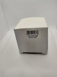 Finest Fragrance White Cupcake Candle - Picture 1 of 4