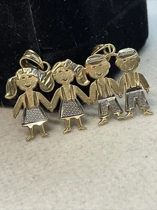 CUTE Solid 14K Two Tone Gold Diamond Cut TWO BOYS & TWO GIRLS Charm Pendant 3.2g - Picture 1 of 17