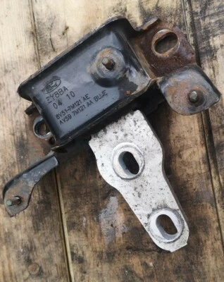 Ford FIESTA MK7 GENUINE GEARBOX UPPER MOUNT 8V51 7M121 AE - Image 1 of 4