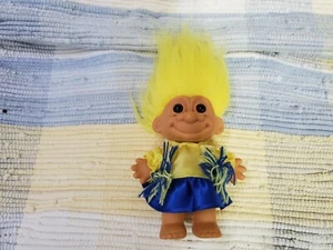 Russ Troll bambola cheerleader con capelli gialli adesivo originale #18336 - Foto 1 di 3