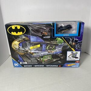 Batman Mattel ​Hot Wheels DC Batcave Playset with Batman Character Car NEW