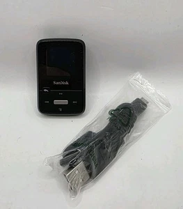 SanDisk Sansa Clip Zip Black 4GB MP3 Player FM Radio Tested W/ Charging Cable - Picture 1 of 9