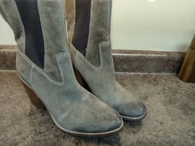 Cole Haan Oliva Gamuza Fatique Western Boot 8.5 Zapatos Pullon Nuevo con Etiquetas Tacón Bloque Foto 1 de 4