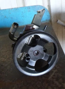 Toyota Corolla ZZE122 10/01-4/04 Power Steering Pump - Picture 1 of 3