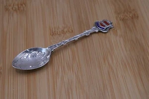 Vintage 1978 sterling Silver Hallmarked Sark Crest Enamel Souvenir Spoon 13.2g - Picture 1 of 4