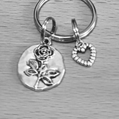 Pretty Rose & Heart Keyring Bagcharm cute lovable useful gorgeous gift 🗝️🌹🤍 - Image 1 of 3