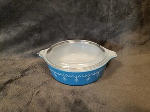 Pyrex 471 1 Pt Guirnalda Copo de Nieve Azul 6 pulgadas Plato Redondo Con Tapa 470-c11 - Imagen 1 de 10