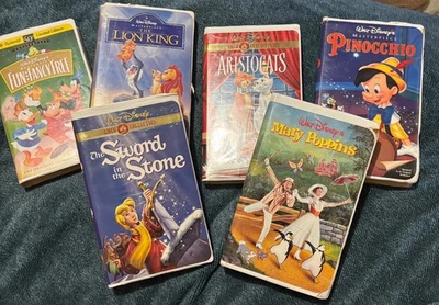 Walt Disney Bundle of 6 VHS Pinocchio, The Lion King, The Aristocats etc Foto 1 de 4