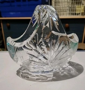 Small Vintage Crystal Basket Cut Glass - Picture 1 of 3