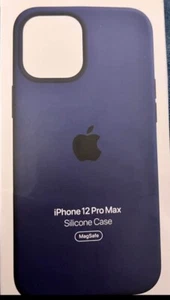 Apple iPhone 12 Pro Max case with Magsafe Navy - Photo 1 sur 3