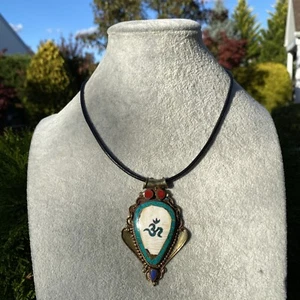 Vintage Pendant Estate Fine Jewelry Pre-Owned Turquoise Shell Om Buddhist - Picture 1 of 11