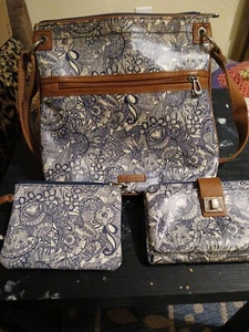 SAKROOTS NAVY FLORAL ARTIST Circle Purse, Crossbody and  Wristlet  - Picture 1 of 15