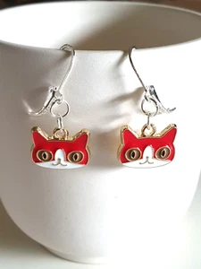 😺Sweet Red/White Enamel Kitty Cat 925 Sterling Silver Plated Earrings😺 - Picture 1 of 8