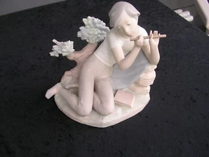 LLADRO MATE 837 "ESTUDIANTE FLAUTISTO" RETIRED, WITH BOX Glossy Porcelain - Picture 1 of 12
