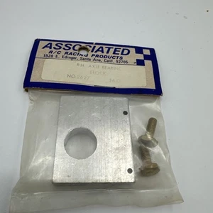 Vintage Team Associated RC250 RC300 Right Hand Axle Bearing Block 2627 - Picture 1 of 5