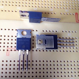 Transistor MOSFET 14A 500 V N canal IRFB13N50APBF Vishay TO-220AB varios cuantos - Imagen 1 de 1