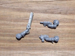 40K Astra Militarum Tempestus Scions Chainsword, Bolt & Las Pistol Arms Bits - Picture 1 of 1