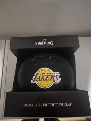 Los Angeles Lakers Champions Limited Edition /2000 Game Replica Ball Spalding - image 1 of 4