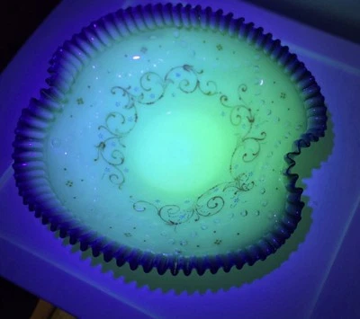 Fenton Uranium Art Glass Crimped Bride's Bowl Custard/Green/Plum 10 x 9 x 3 1/4 - Image 1 of 4