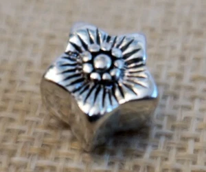 925 ECHT SILBER *** Charm Bead Element Armband-Modul Stern mit Blume - Picture 1 of 8