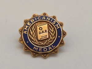 Daughters Of The American Revolution DAR Americanism Medal Pin 1/10 10K - Picture 1 of 6