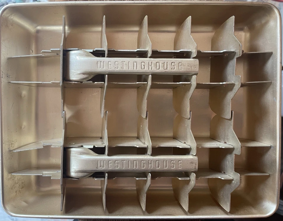 Bandeja para cubitos de hielo de aluminio Westinghouse vintage doble tirador años 50 metal Foto 1 de 1