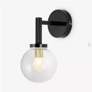 MADE.COM Vaughn Badezimmer Wandleuchte/Lampe - gerändelt schwarz, gebürstetes Messing & Glas - Bild 1 von 4