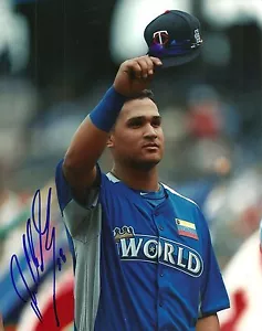 OSWALDO ARCIA MINNESOTA TWINS SIGNED AUTO 8x10 PHOTO W/COA WORLD - Picture 1 of 1