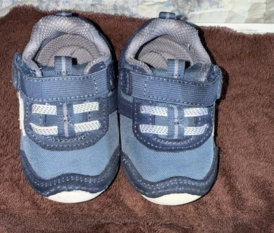 Tenis azul marca Stride Rite para niños talla 3 m Foto 1 de 4