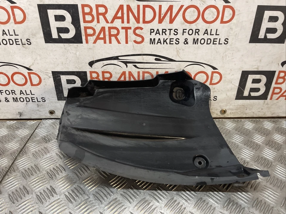 Mazda 3 SE 2015 navegación lado del pasajero arco de rueda trasero BHN950351 Foto 1 de 4