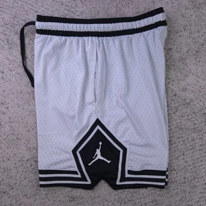 Air Jordan Basketball Shorts Boys XXL Mesh White Black Jumpman Diamond 6 Inseam - Picture 1 of 12