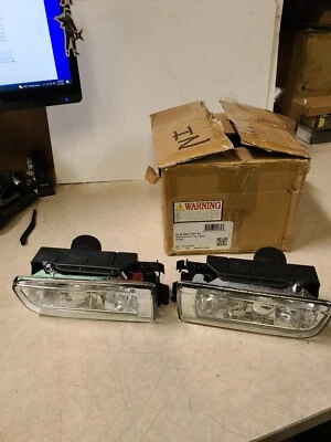 92-98 BMW E36/M3 Replacement Fog Lights Clear - Image 1 of 4