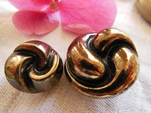 Duo boutons vintage en résine doré à pied volume diamètre 2 et 2,8 cm D17K - Picture 1 of 2