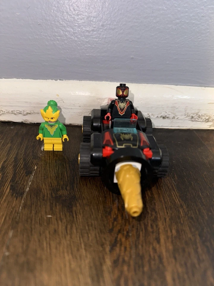 LEGO® Super Heroes Spider-Man Miles "Spin" Morales & Electro Minifigura 10792 Foto 1 de 4