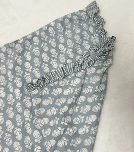 Funda de almohada estándar West Elm cardo Rhode con volantes azul - Imagen 1 de 5