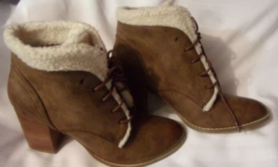 Ограниченные женские коричневой кожи искусственного меха отделки шнурует вверх каблук ботильоны США sz. 9 - Изображение 1 из 4