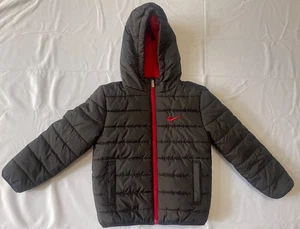 Nike Boys Black Puffer Coat Hooded Red Swoosh Lining Sz 7 Lg Preowned 116-122CM - Picture 1 of 11