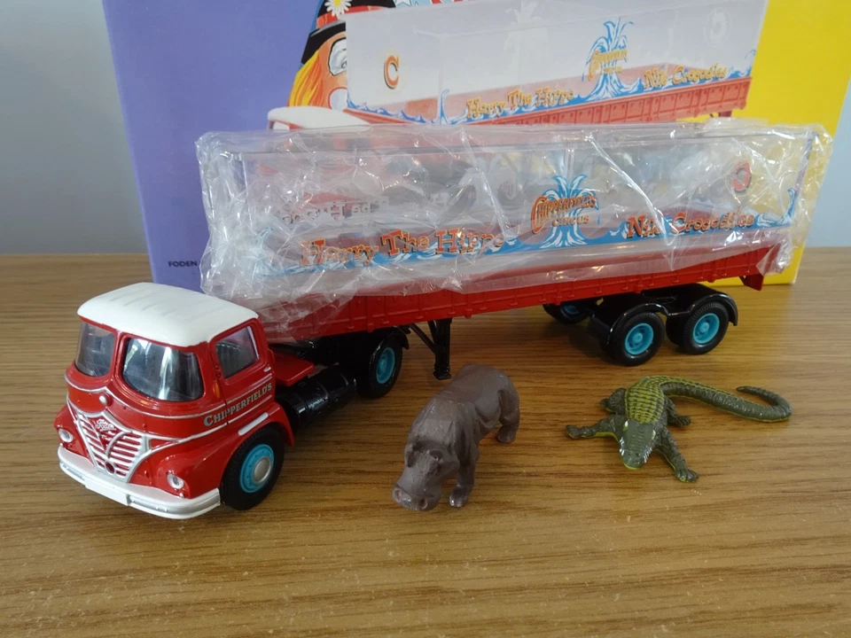 CORGI CHIPPERFIELDS CIRCUS FODEN S21 TANK TRAILER ANIMAL TRUCK MODEL 14201 1:50 - Image 1 of 4