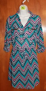 RUE21 Medium KNEE-LENGTH SHIRT DRESS (multi-colored chevron w/ roll-up sleeves) - Picture 1 of 2