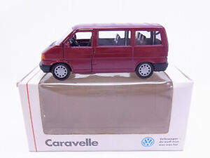 Schabak 1060 VW T4 bus caravelle 1990-1996 red model car 1:43 in original packaging #97794