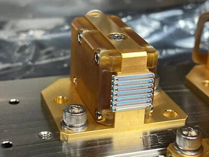 NEW 801nm 650W CW Laser Diode Stack w/FAC, Water Cooled nLight VSA7-650-0801-F - Picture 1 of 8