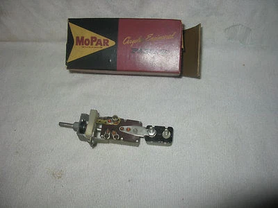 Interruptor de faros para camioneta Dodge Mopar 1954-56 nuevo de stock Foto 1 de 2