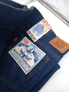 Jean homme Levi Strauss 528 couleur bleu foncé taille 44 jambe 32 coupe régulière neuf avec étiquette - Photo 1/9
