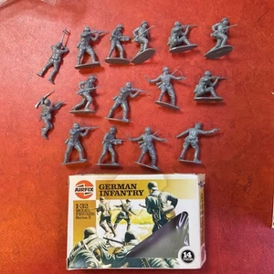 Airfix 51551 Toy Soldiers 1:32 GERMAN INFANTRY 14 pieces plus box complete RARE - Picture 1 of 6