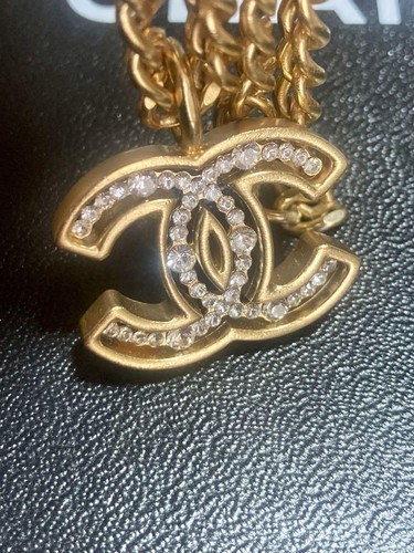 Collana catena Chanel marchio cocco strass 42 cm catena L3 1 x H3 3 cm ciondolo originale