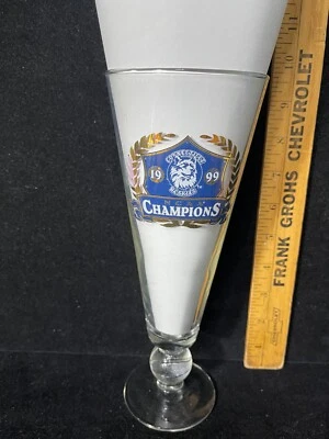 Huskies Connecticut 1999 de vidrio de campeones nacionales de baloncesto UConn de colección Foto 1 de 4